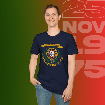 T-Shirt Comemorativa do 25 de Novembro de 1975 - "Aurora Demotratiea" (Impressão Peito Grande)